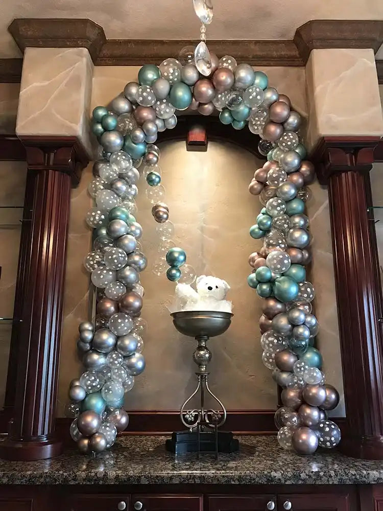Bear-Themed Balloon Arch